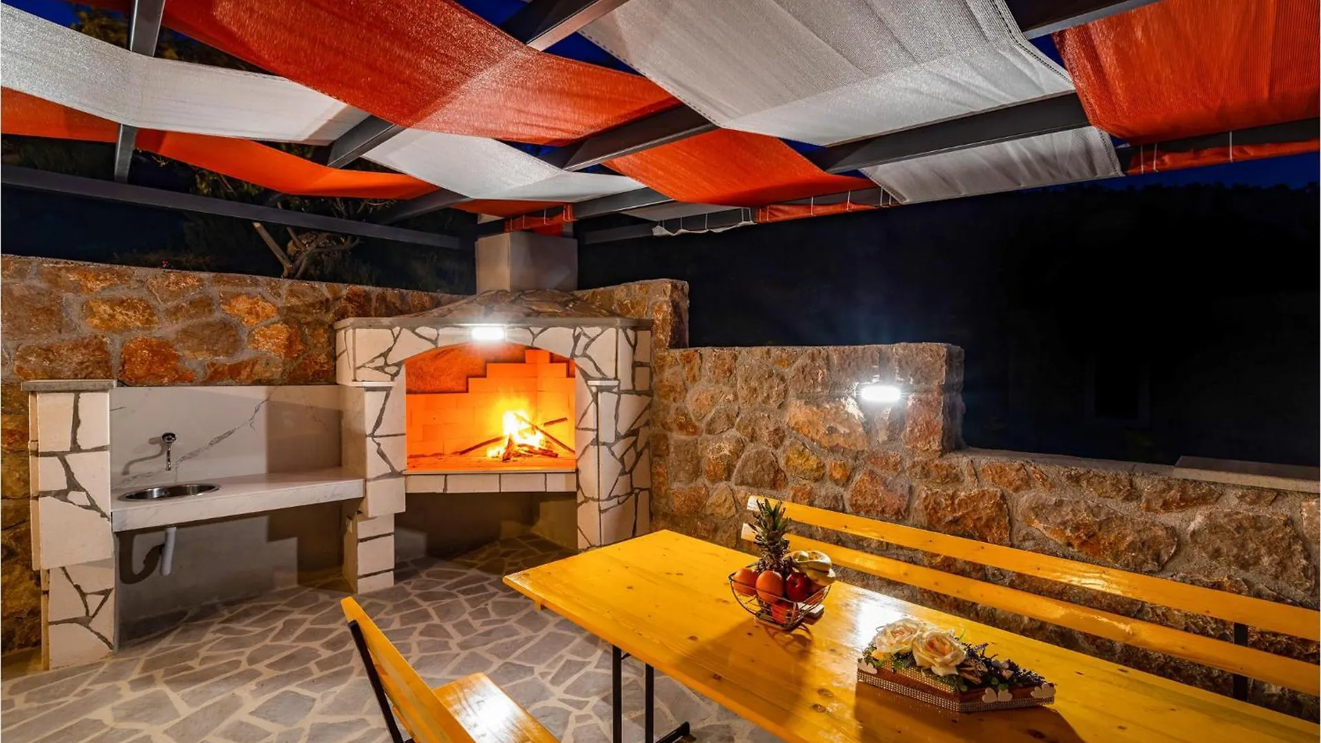 Awesome Home In Modric Rovanjska